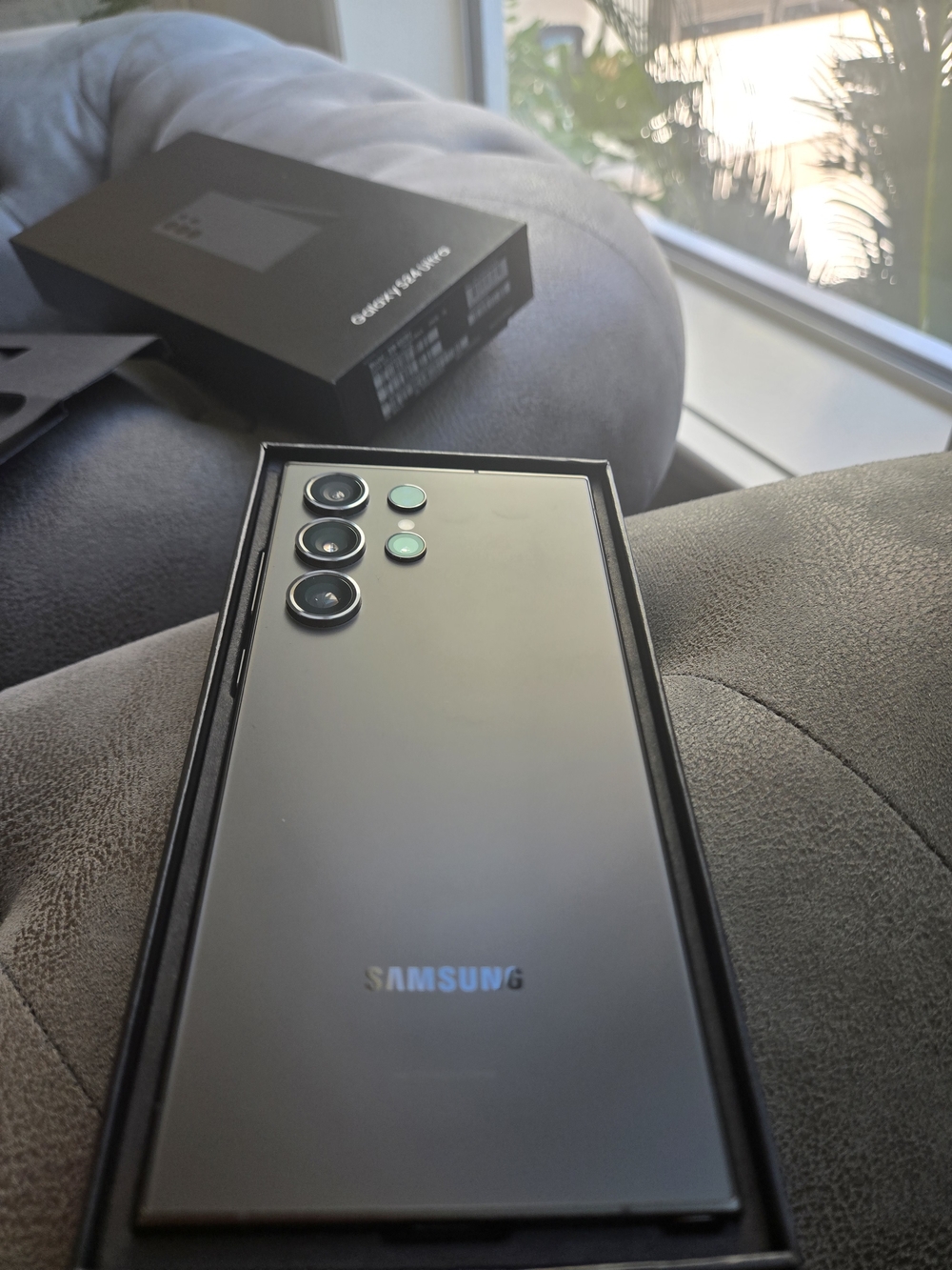Samsung S24 Ultra for sale—used for only a few months. It is like new and ready